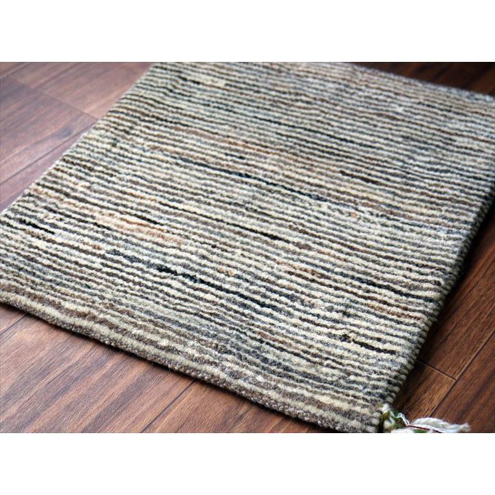 ギャッベ イラン産手織り 座布団サイズ 40×40cm 染めていない羊毛 シンプルモダン |  | 02