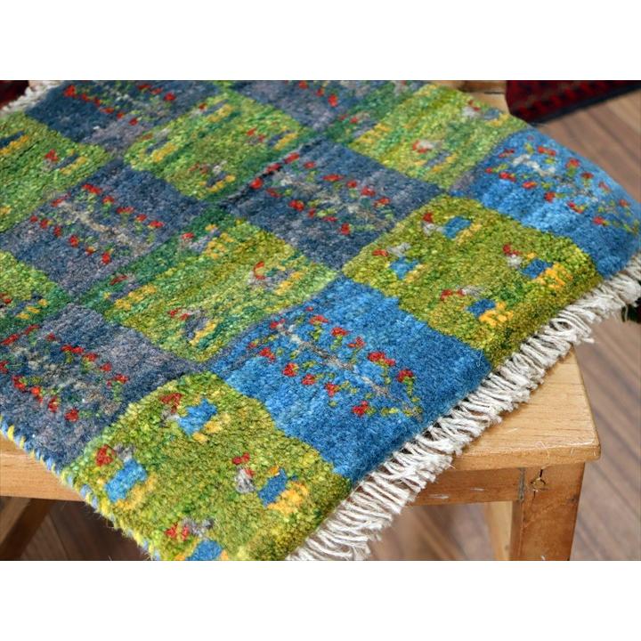 ギャッベ イラン産手織り 座布団サイズ 40×38cm カラフルタイル 動物と生命の木 |  | 02