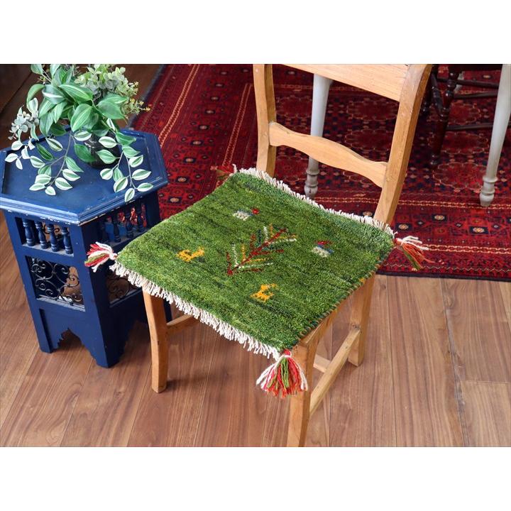 ギャッベ イラン産手織り 座布団サイズ 41×45cm グリーン 生命の木と動物 |  | 01