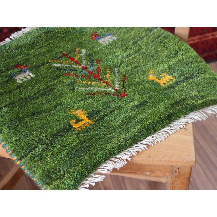 ギャッベ イラン産手織り 座布団サイズ 41×45cm グリーン 生命の木と動物 |  | 02