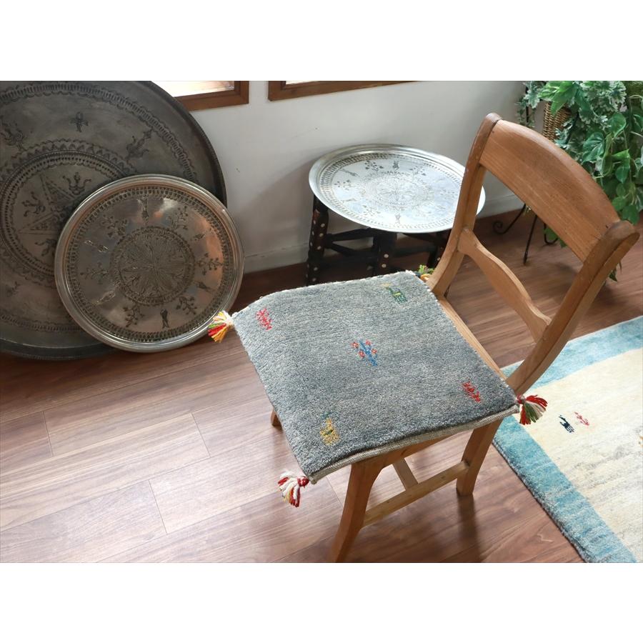 ギャッベ イラン産手織り 座布団サイズ 41x43cm グレー |  | 01