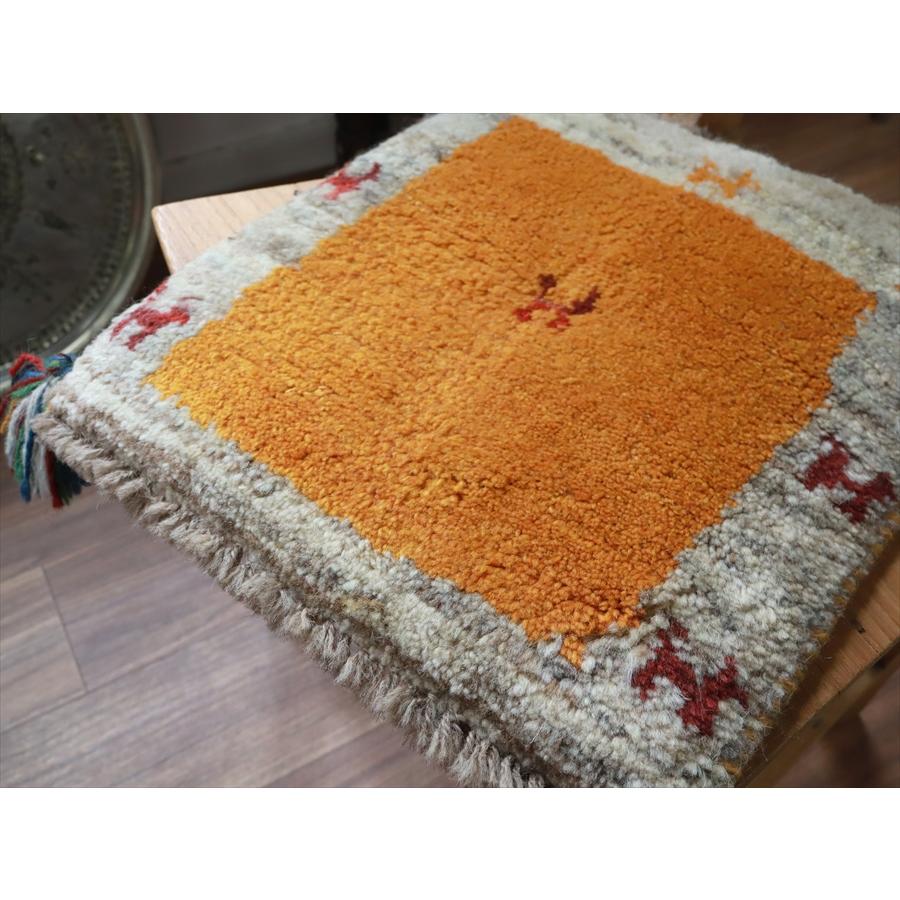 ギャッベ イラン産手織り 座布団サイズ 40x36cm イエロー　ナチュラル |  | 02
