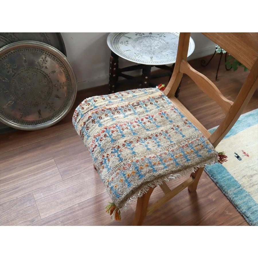 ギャッベ イラン産手織り 座布団サイズ 45x45cm グレーグラデーション　草花 |  | 01