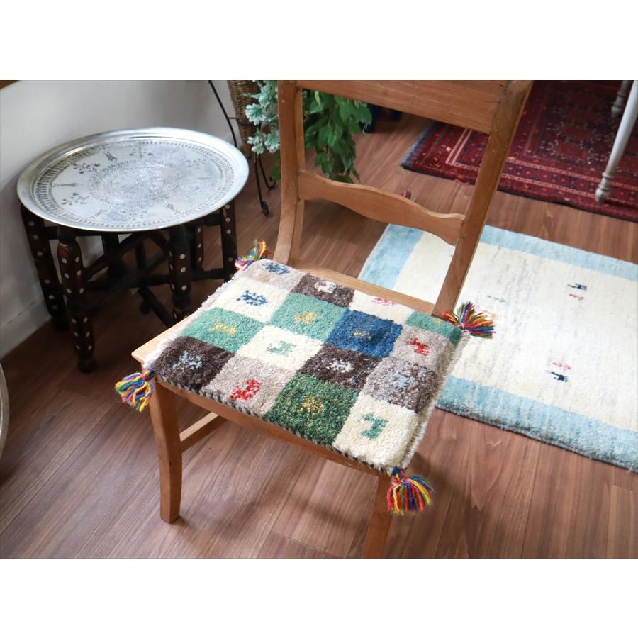 ギャッベ イラン産手織り 座布団サイズ 39x34cm カラフルタイル |  | 01