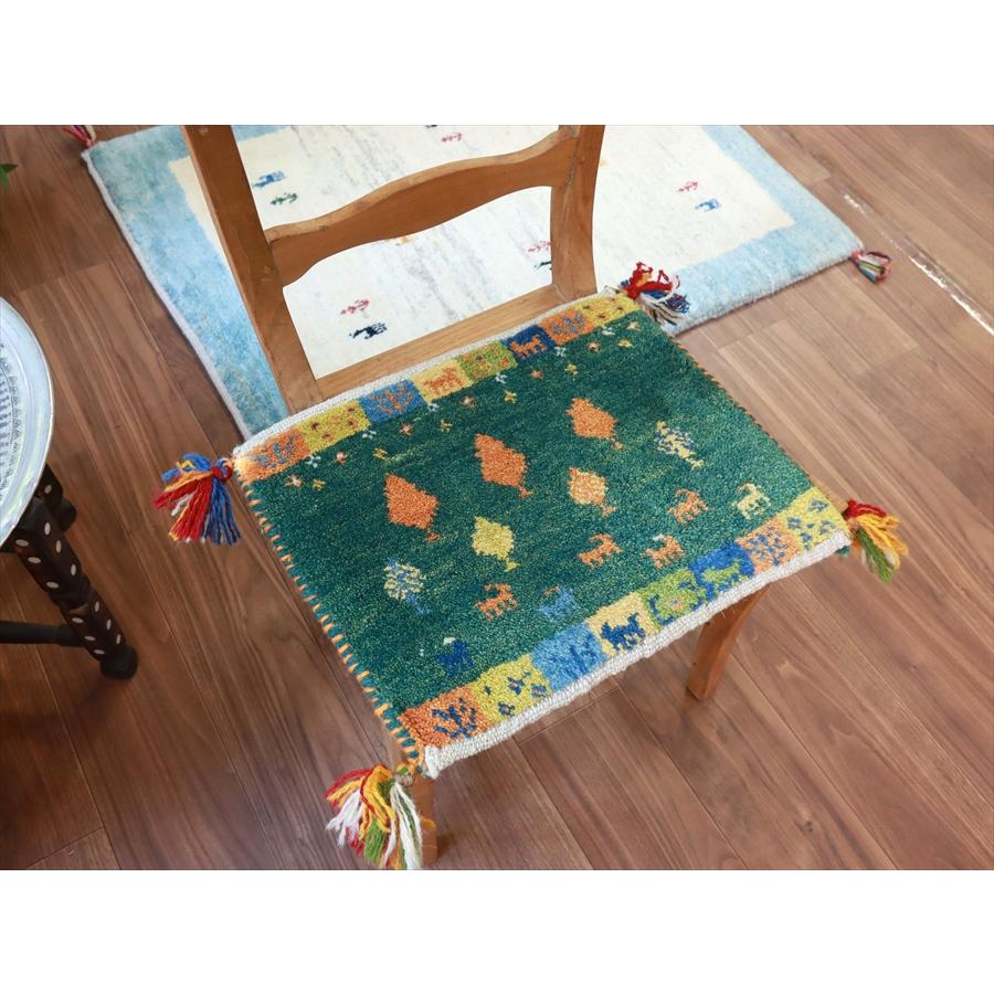 ギャッベ イラン産手織り 座布団サイズ 38x43cm グリーン |  | 01