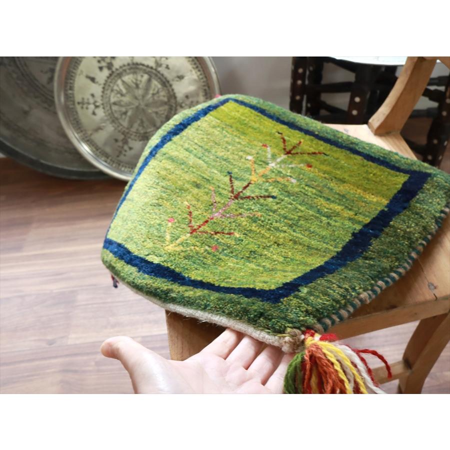 ギャッベ イラン産手織り 座布団サイズ 41x44cm グリーン |  | 02