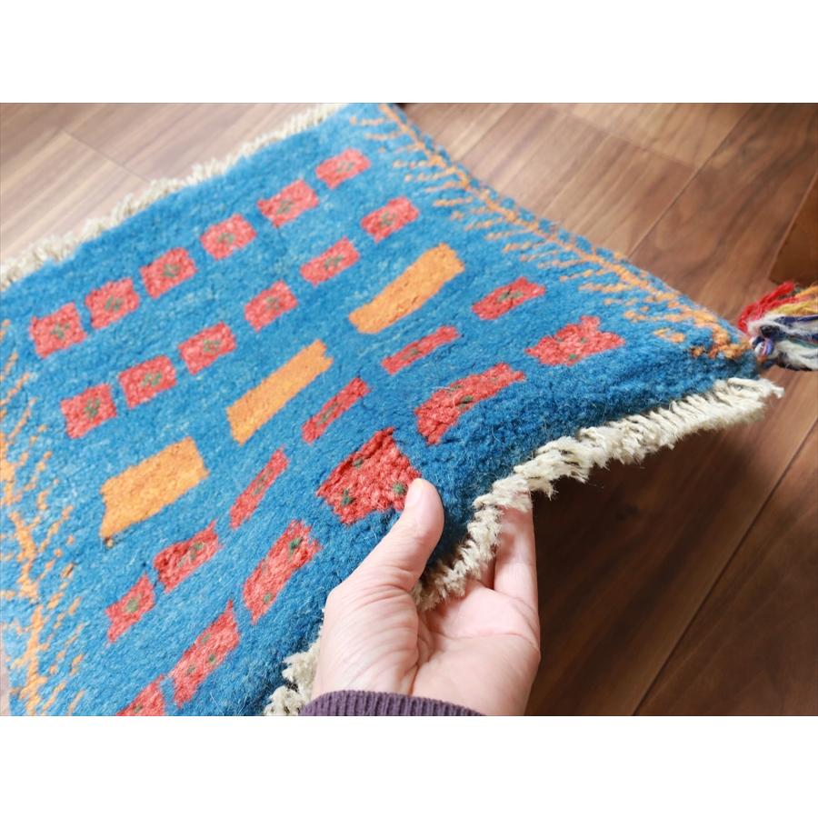 ギャッベ イラン産手織り 座布団サイズ 41x38cm ブルー |  | 02