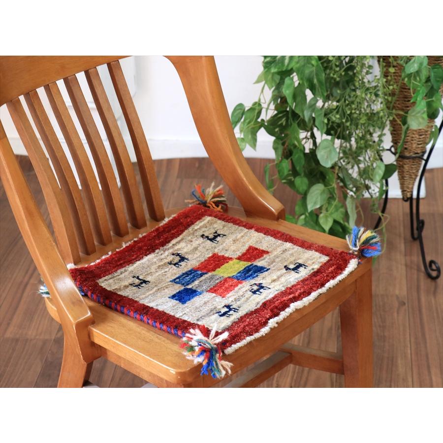 ギャッベ イランの手織り 小さなラグ 35x33cm |  | 01