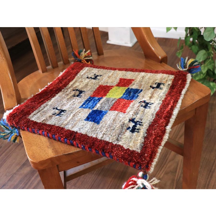 ギャッベ イランの手織り 小さなラグ 35x33cm |  | 02