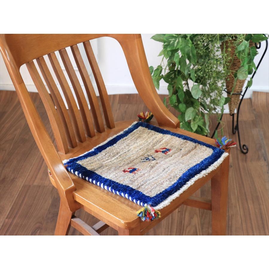 ギャッベ イランの手織り 小さなラグ 33x33cm |  | 01