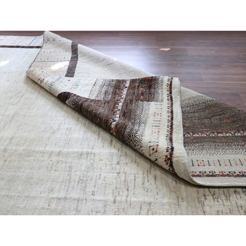 ギャッベ 手織り イラン 特大8M2 リズバフト 細かな織り 333x256cm ナチュラルアイボリー　無地　ダークブラウンのボーダー |  | 10