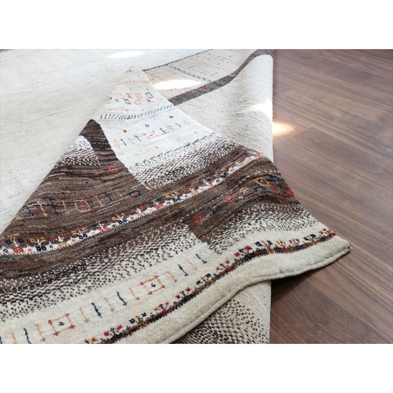 ギャッベ 手織り イラン 特大8M2 リズバフト 細かな織り 333x256cm ナチュラルアイボリー　無地　ダークブラウンのボーダー |  | 11