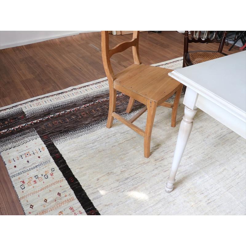 ギャッベ 手織り イラン 特大8M2 リズバフト 細かな織り 333x256cm ナチュラルアイボリー　無地　ダークブラウンのボーダー |  | 19