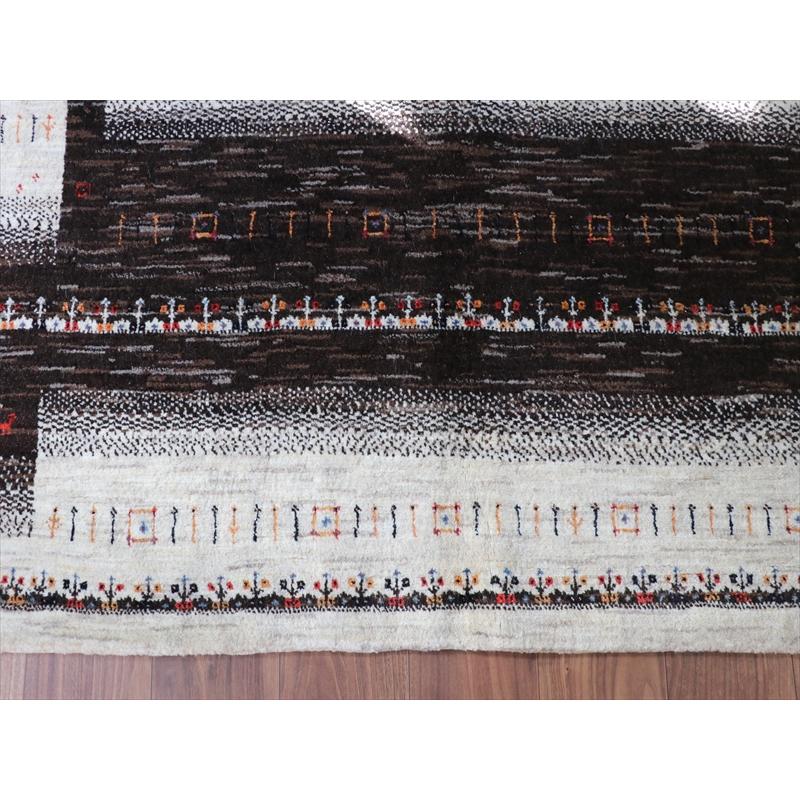 ギャッベ 手織り イラン 特大8M2 リズバフト 細かな織り 333x256cm ナチュラルアイボリー　無地　ダークブラウンのボーダー |  | 06