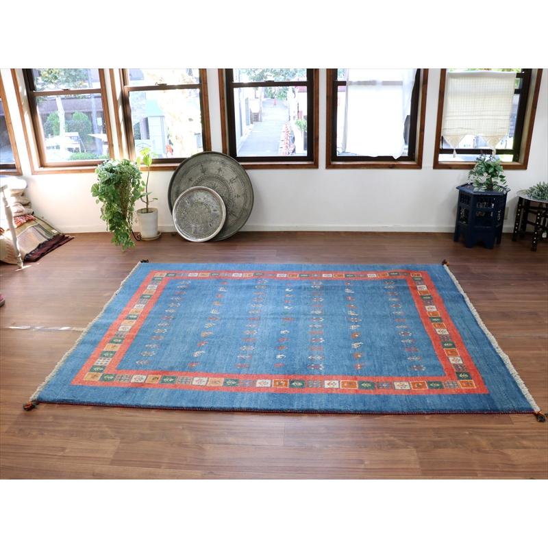 ギャッベ 明るいブルー　 233x172cm 動物と駱駝のモチーフ　レッドボーダー |  | 05