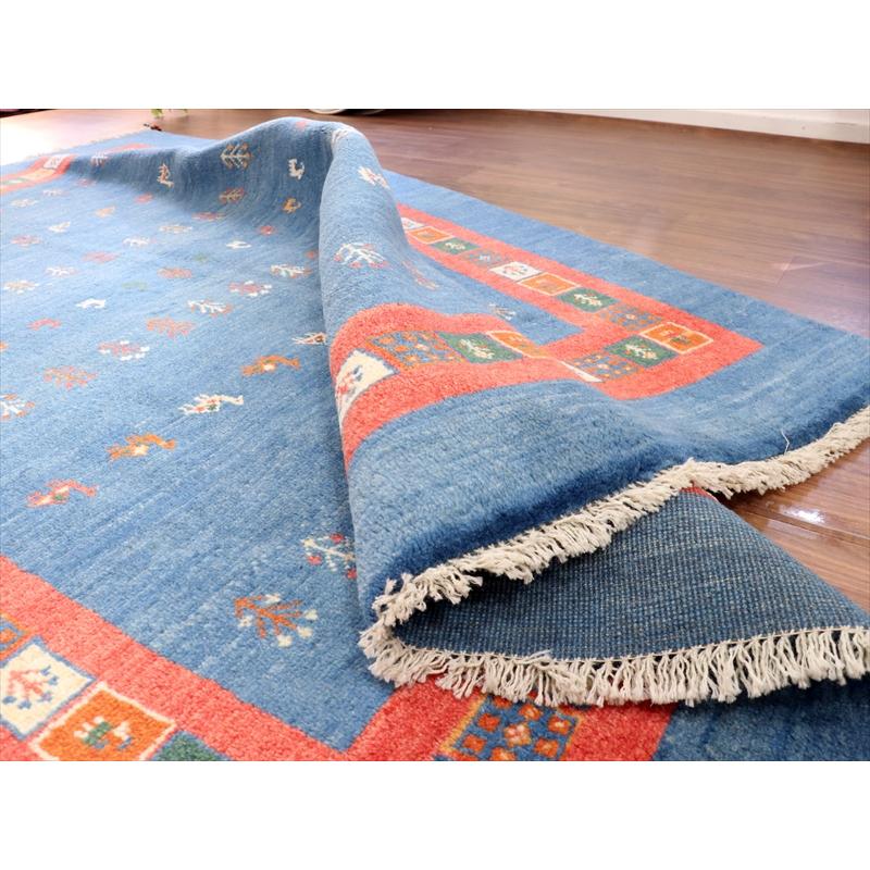 ギャッベ 明るいブルー　 233x172cm 動物と駱駝のモチーフ　レッドボーダー |  | 08