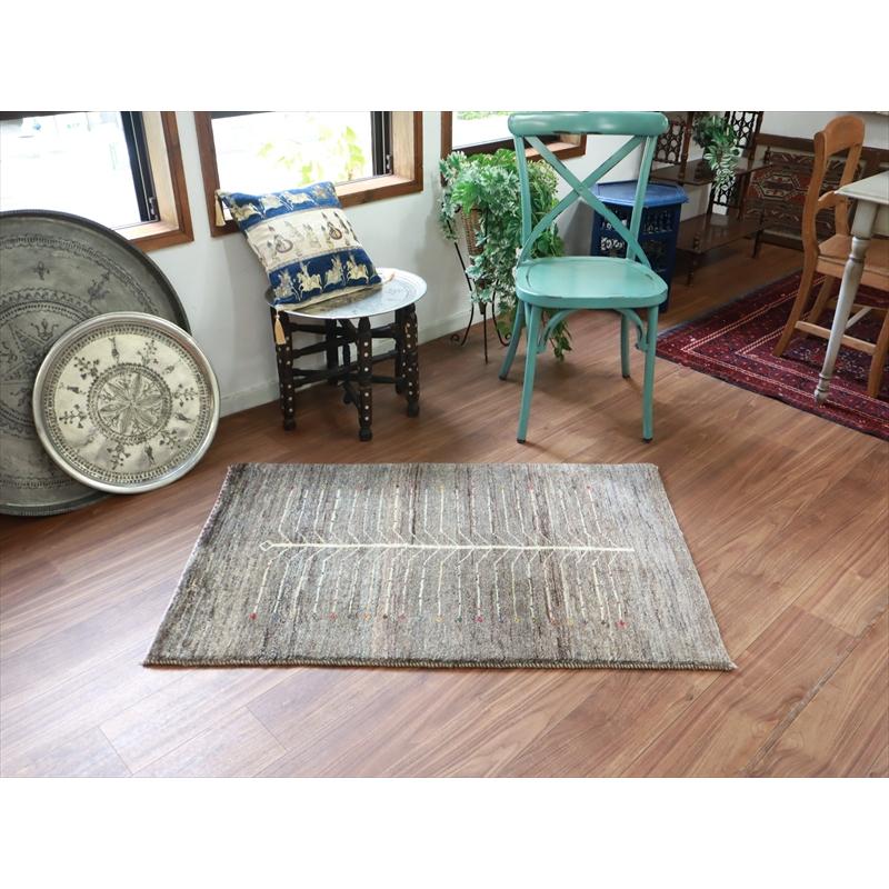 ギャッベ イラン 手織りラグ 123x78cm Gabbeh Nomad 無染色のグレー　生命の木 |  | 01