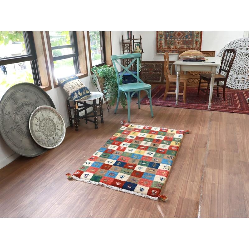 ギャッベ イラン 手織りラグ 131x83cm Gabbeh タイル　小さなモチーフ |  | 01