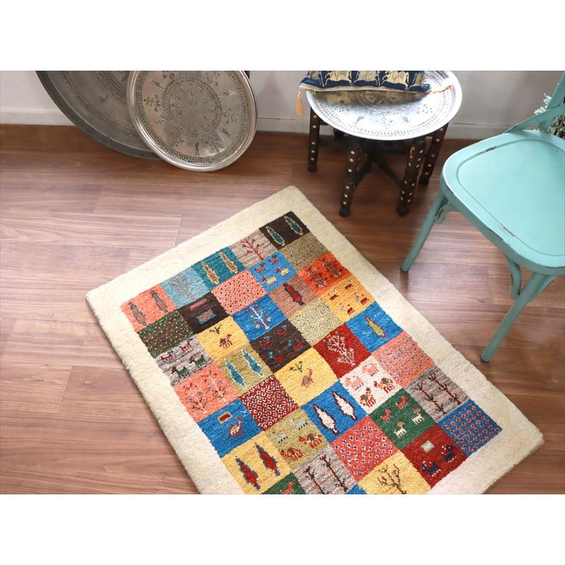 ギャッベ イラン 手織りラグ 120x85cm Gabbeh Nomad カラフルなモザイクのようなタイルデザイン |  | 03