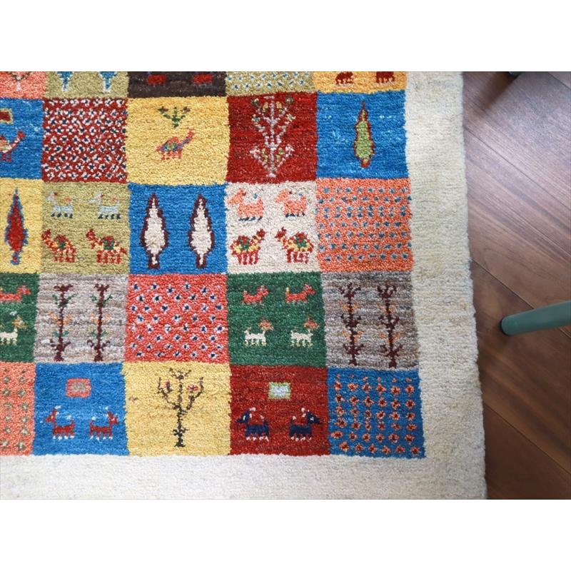 ギャッベ イラン 手織りラグ 120x85cm Gabbeh Nomad カラフルなモザイクのようなタイルデザイン |  | 04