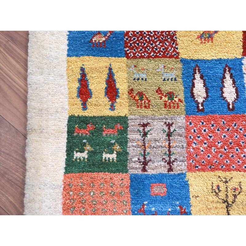 ギャッベ イラン 手織りラグ 120x85cm Gabbeh Nomad カラフルなモザイクのようなタイルデザイン |  | 07