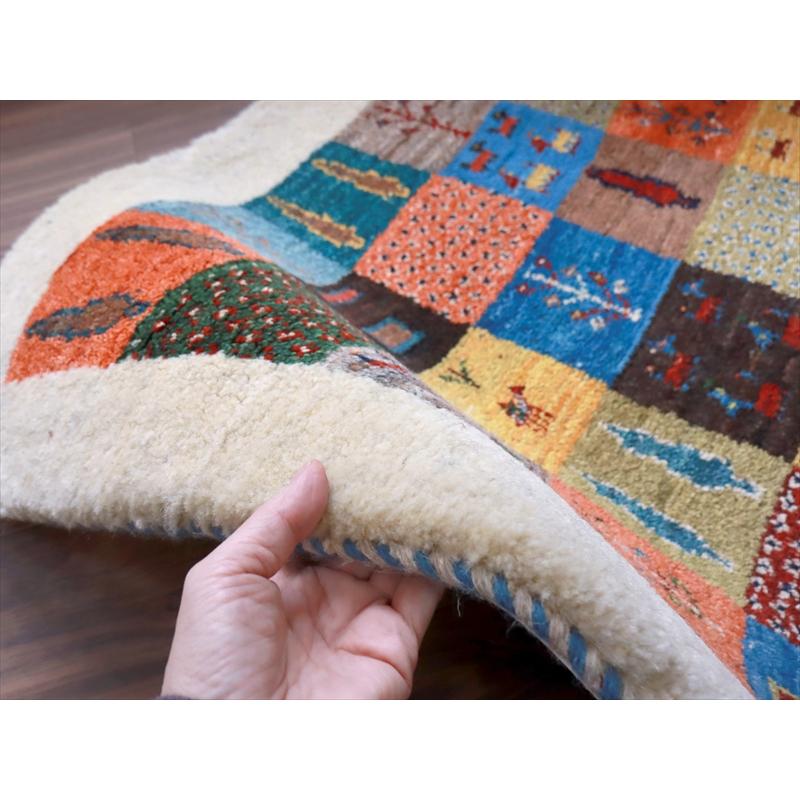 ギャッベ イラン 手織りラグ 120x85cm Gabbeh Nomad カラフルなモザイクのようなタイルデザイン |  | 09