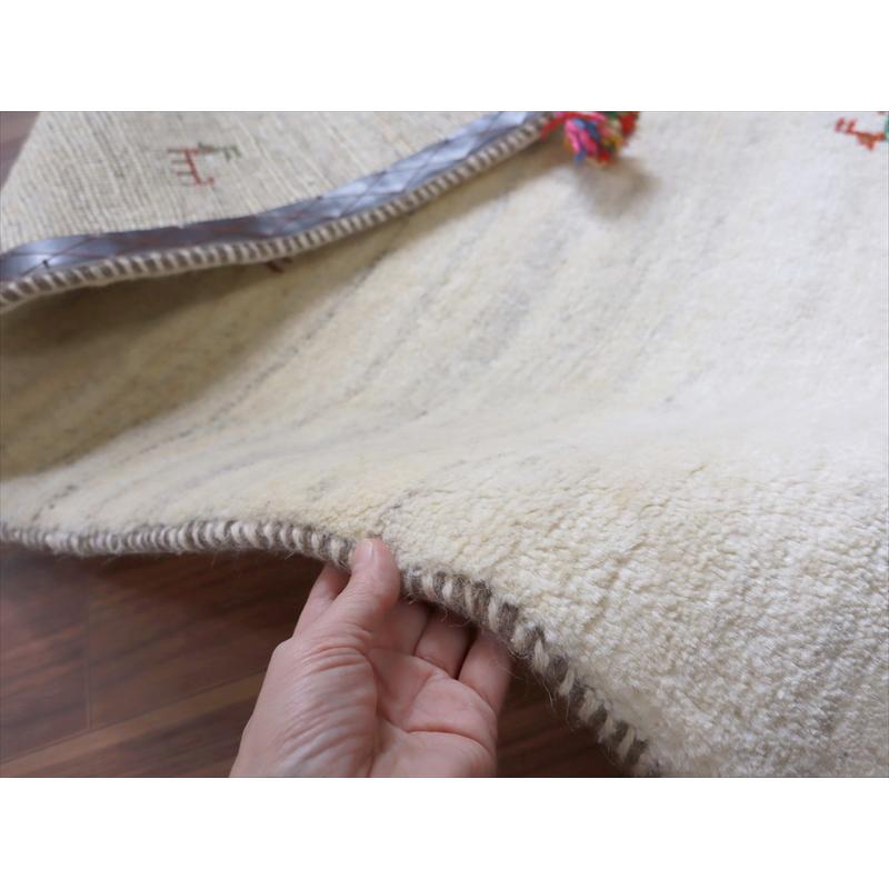 ギャッベ イラン 手織りラグ 127x74cm ナチュラルアイボリー　動物モチーフ |  | 09