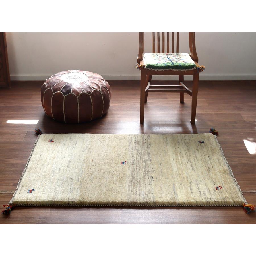 ギャッベ イランの手織りラグ 128x81cm シンプルモチーフ アイボリー |  | 01