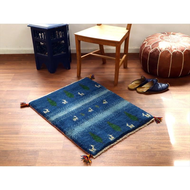 ギャッベ イラン産手織り 84×61cm 玄関マット ブルー 動物と糸杉 |  | 01