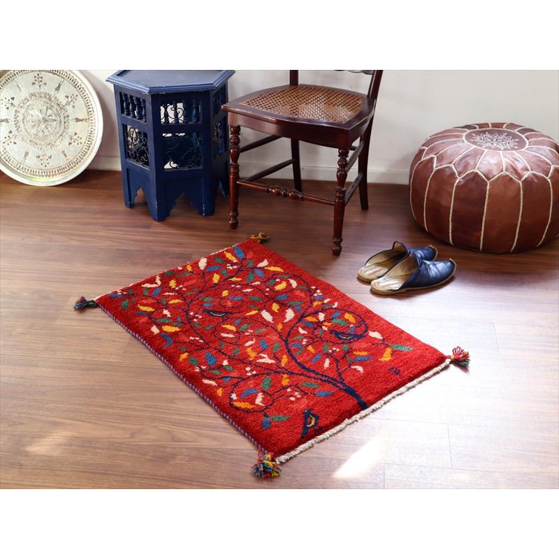 ギャッベ イラン産手織り 87×61cm 玄関マット レッド カラフルな生命の樹と鳥 |  | 01