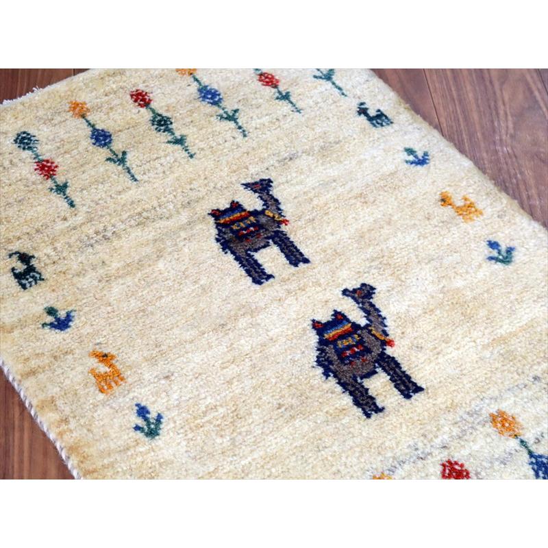 ギャッベ イラン産手織り 89×61cm 玄関マット ナチュラルアイボリー ラクダとカラフルフラワー |  | 02