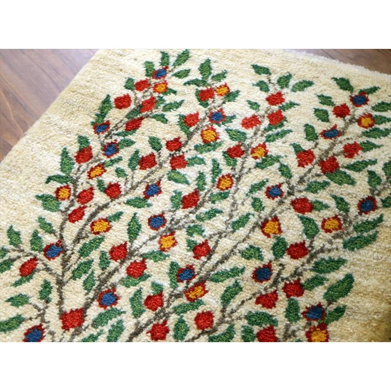 ギャッベ イラン産手織り 87×64cm 玄関マット ナチュラルアイボリー カラフルな生命の樹 |  | 02