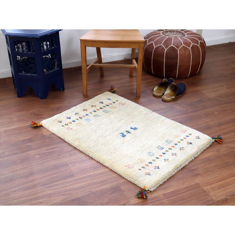 ギャッベ イラン産手織り 91×64cm 玄関マット ナチュラルアイボリー 向かい合う動物とカラフルモチーフ |  | 01