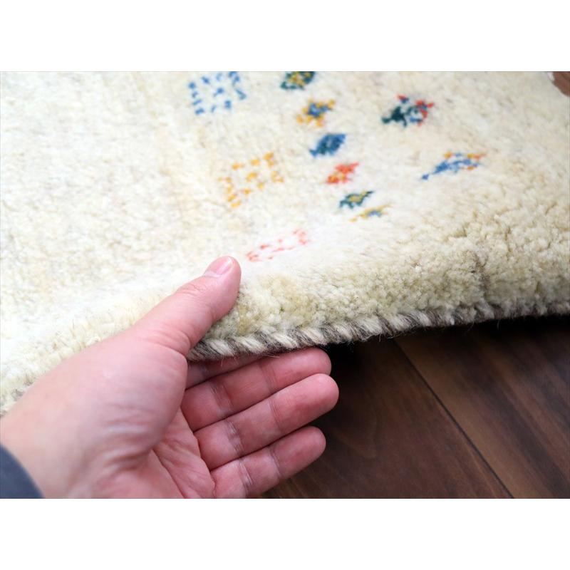 ギャッベ イラン産手織り 91×64cm 玄関マット ナチュラルアイボリー 向かい合う動物とカラフルモチーフ |  | 04
