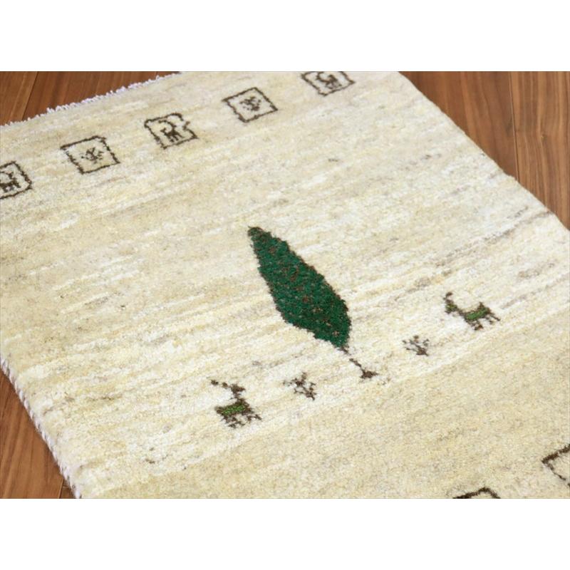 ギャッベ イラン産手織り 85×65cm 玄関マット ナチュラルアイボリー 糸杉と動物モチーフ |  | 02
