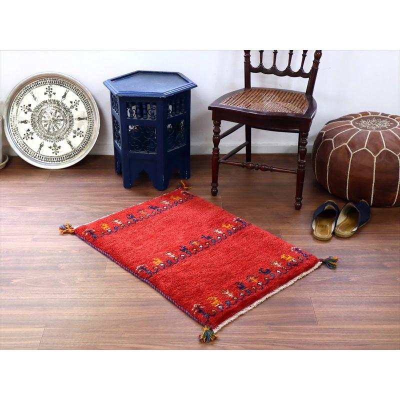 ギャッベ イラン産手織り 83×60cm 玄関マット レッド カラフルな動物と生命の樹 |  | 01