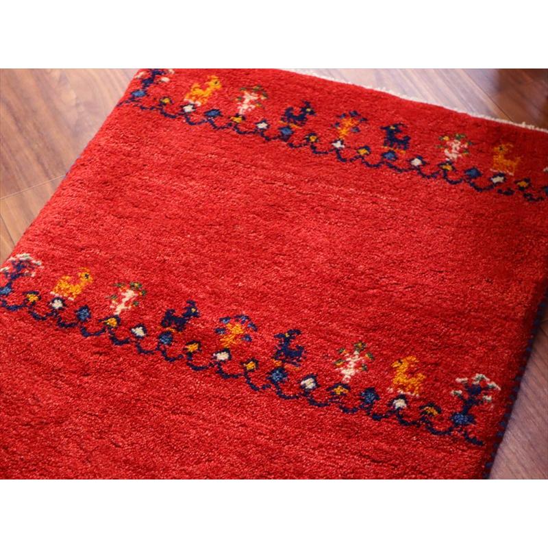 ギャッベ イラン産手織り 83×60cm 玄関マット レッド カラフルな動物と生命の樹 |  | 02