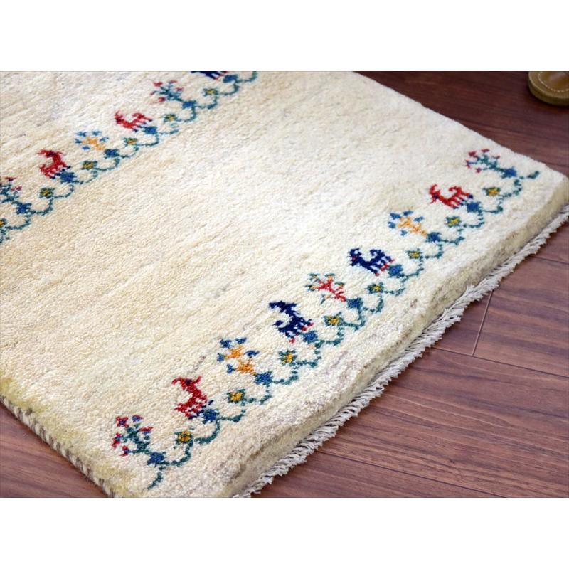 ギャッベ イラン産手織り 88×61cm 玄関マット ナチュラルアイボリー カラフルな動物を生命の樹 |  | 03