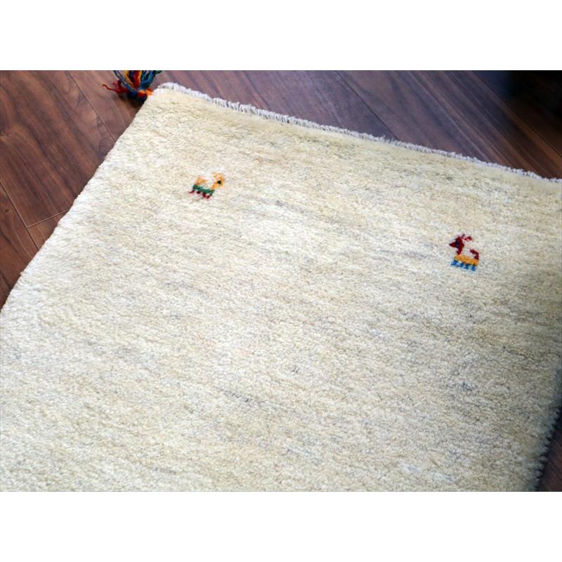 ギャッベ イラン産手織り 84×63cm 玄関マット ナチュラルアイボリー 動物モチーフ |  | 02