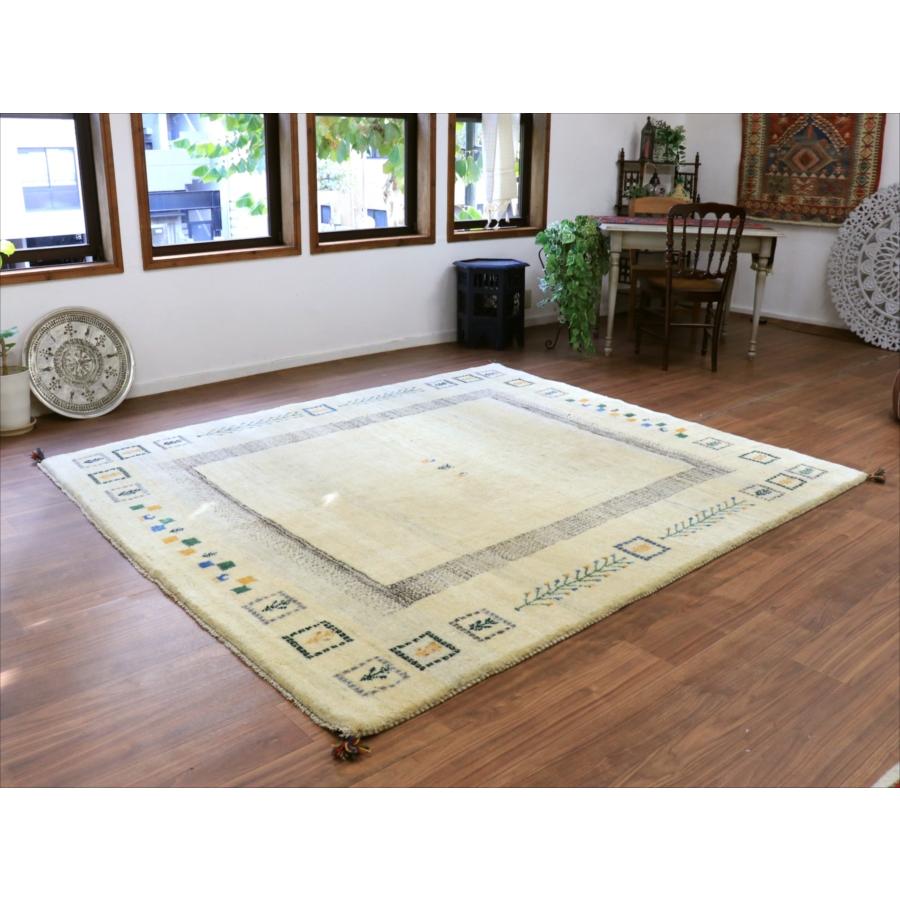 ギャッベ 遊牧民の手織りラグ 234x200cm ナチュラルアイボリー イラン産 |  | 01