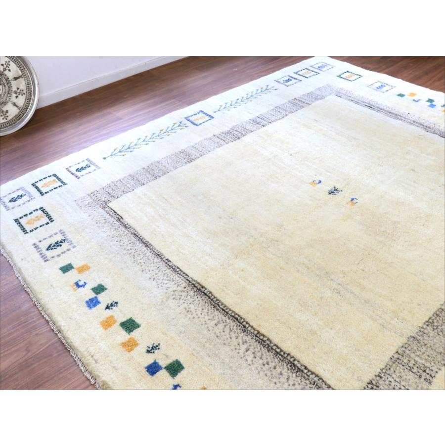 ギャッベ 遊牧民の手織りラグ 234x200cm ナチュラルアイボリー イラン産 |  | 02