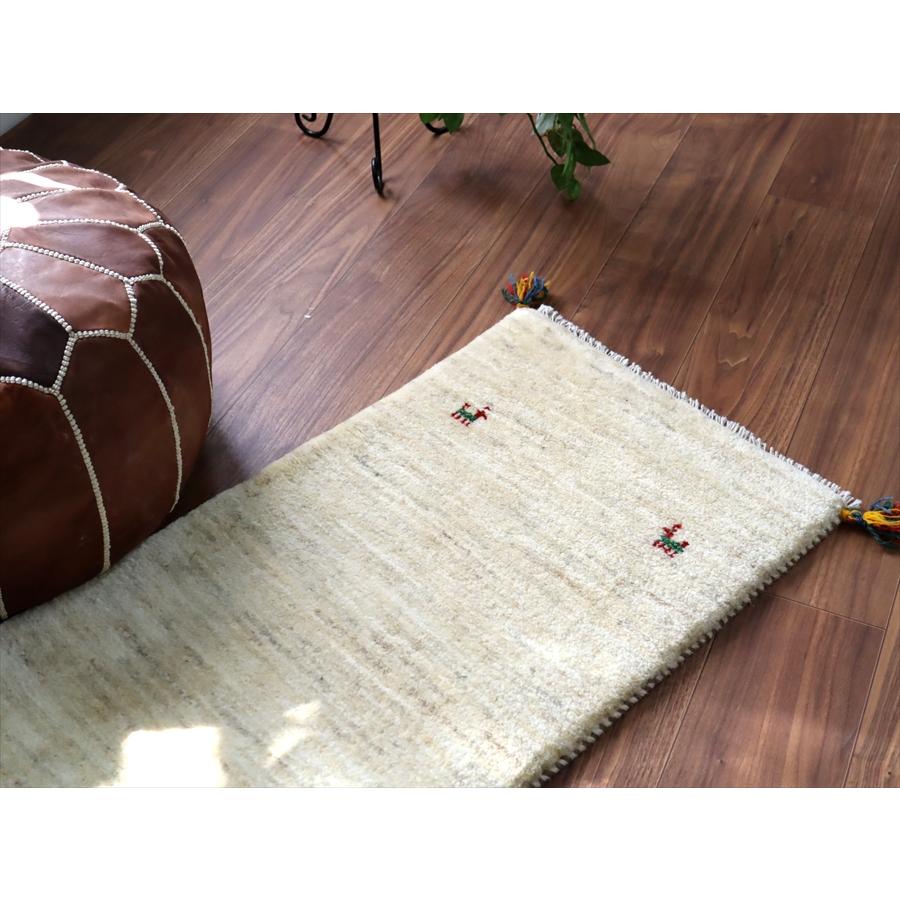 ギャッベ イラン 手織り　細長ランナー 150x50cm ナチュラルアイボリー　羊毛 シンプル　無地　 |  | 02