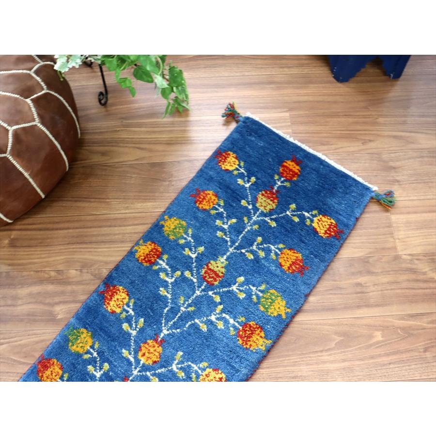 ギャッベ イラン 手織り　ミニランナー 117x43cm 赤い実をつけた生命の木　ブルー |  | 02