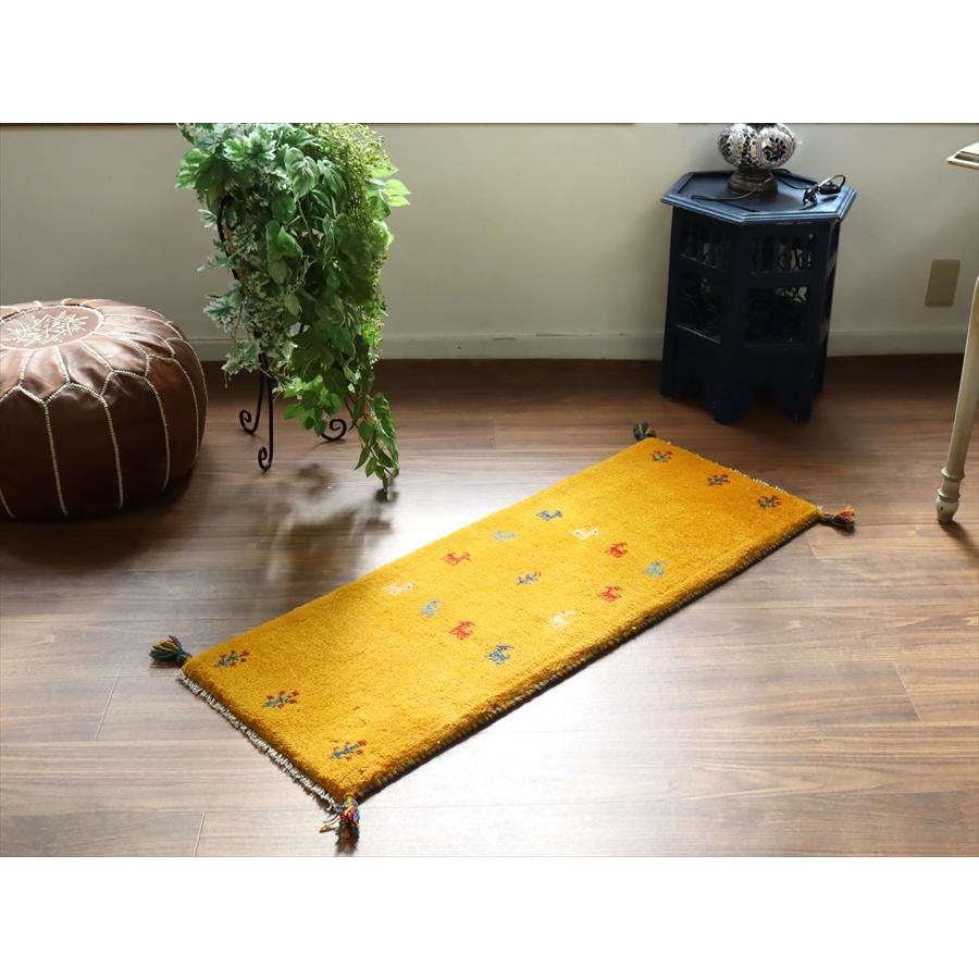 ギャッベ イラン 手織り　ミニランナー 116x43cm イエローオレンジ　カラフルな動物モチーフ |  | 01