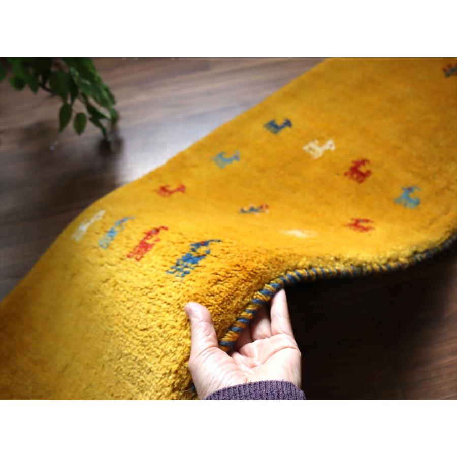 ギャッベ イラン 手織り　ミニランナー 116x43cm イエローオレンジ　カラフルな動物モチーフ |  | 05