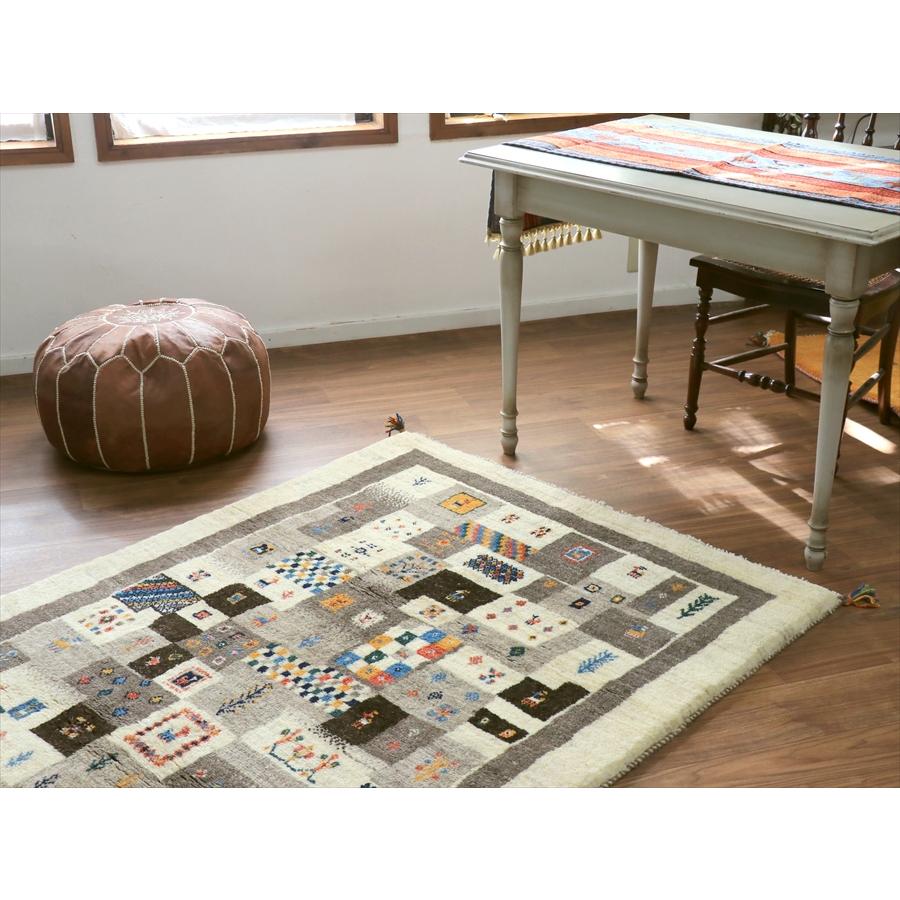 イラン産 手織りギャッベ  172x120cm モザイクのようなタイル柄　グレー　ナチュラル モノトーン |  | 03