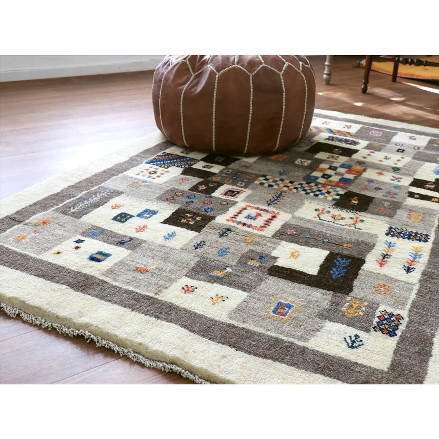 イラン産 手織りギャッベ  172x120cm モザイクのようなタイル柄　グレー　ナチュラル モノトーン |  | 05