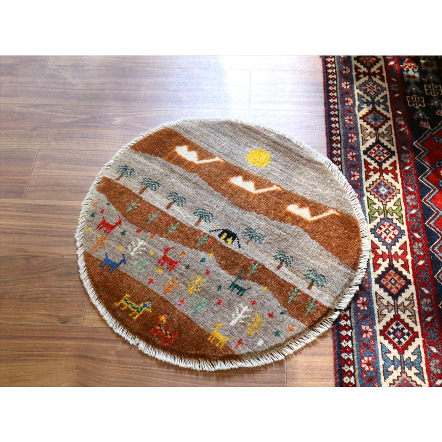 ギャッベ　円形　風景のギャッベ 60x60cm 黒いテントとラクダ |  | 02