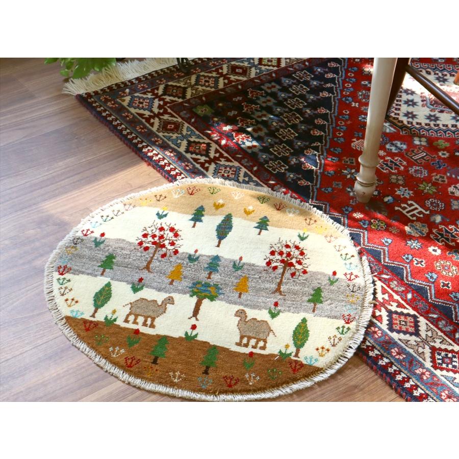 ギャッベ　円形　風景のギャッベ 60x60cm ラクダとザクロの木 |  | 02