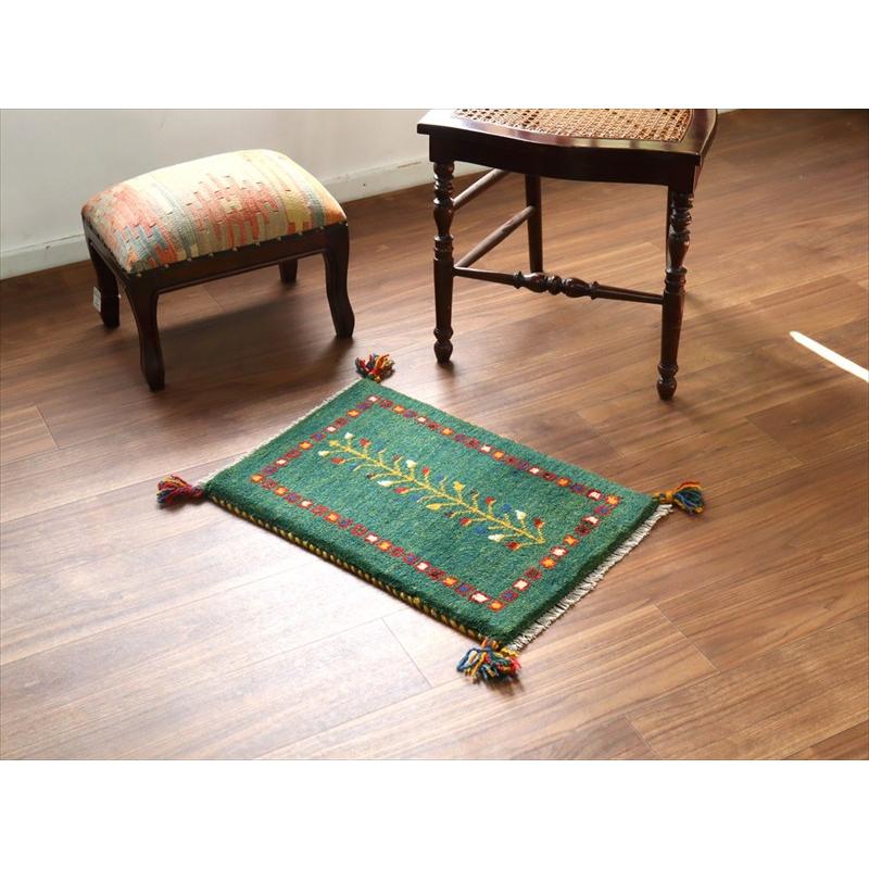 ギャッベ ミニギャベ イラン手織り 58×40cm グリーン 連なる生命とカラフルタイル |  | 01